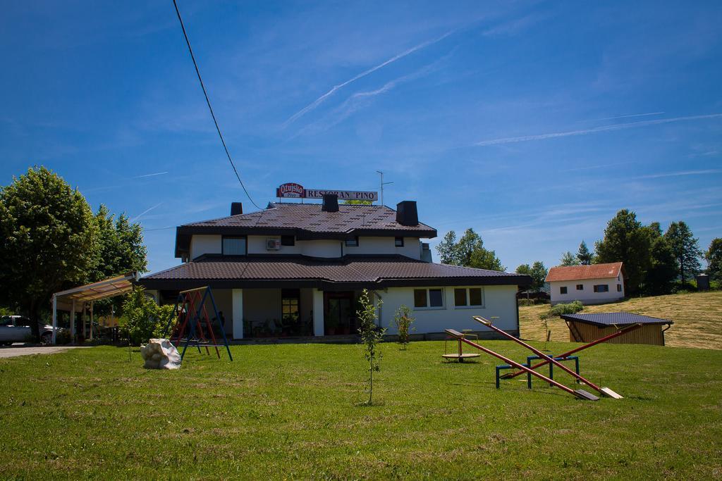 Restaurant Rooms Pino Slunj Eksteriør bilde